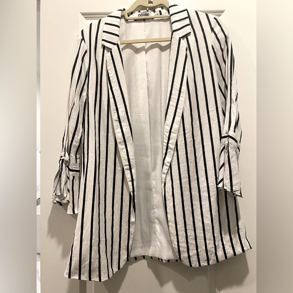 BRAND NEW NEVER WORN Women’s Boutique Striped Blazer